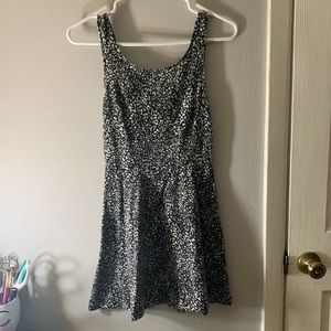 Short black & white dress
